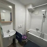 Schoenes 4-zimmer Appartment, Wlan, Kueche, Bad イルメナウ