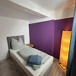 Schoenes 4-zimmer Appartment, Wlan, Kueche, Bad