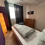 Schoenes 4-zimmer Appartment, Wlan, Kueche, Bad