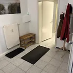 Schoenes 4-zimmer Appartment, Wlan, Kueche, Bad アパート