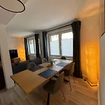 Schoenes 4-zimmer Appartment, Wlan, Kueche, Bad アパート *