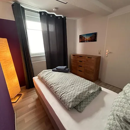 Schoenes 4-zimmer Appartment, Wlan, Kueche, Bad