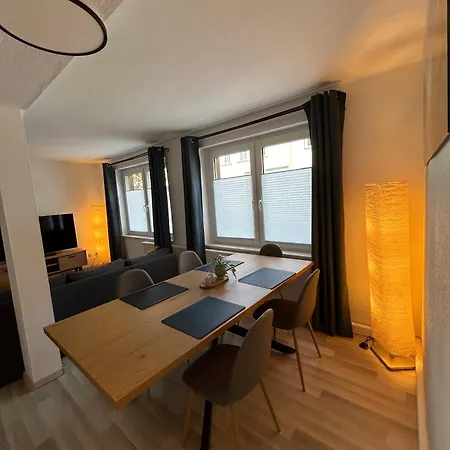 Schoenes 4-zimmer Appartment, Wlan, Kueche, Bad Apartman *