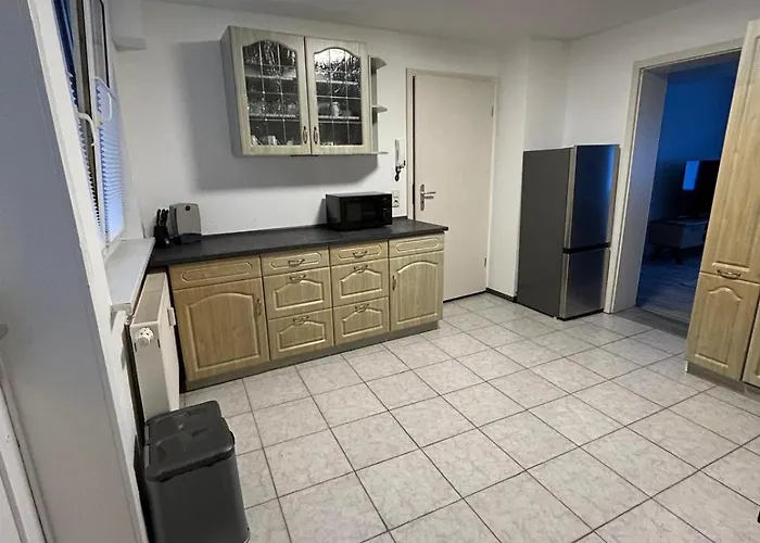 Schoenes 4-Zimmer Appartment, Wlan, Kueche, Bad *