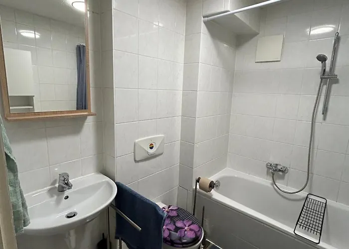 Schoenes 4-Zimmer Appartment, Wlan, Kueche, Bad Ilmenau