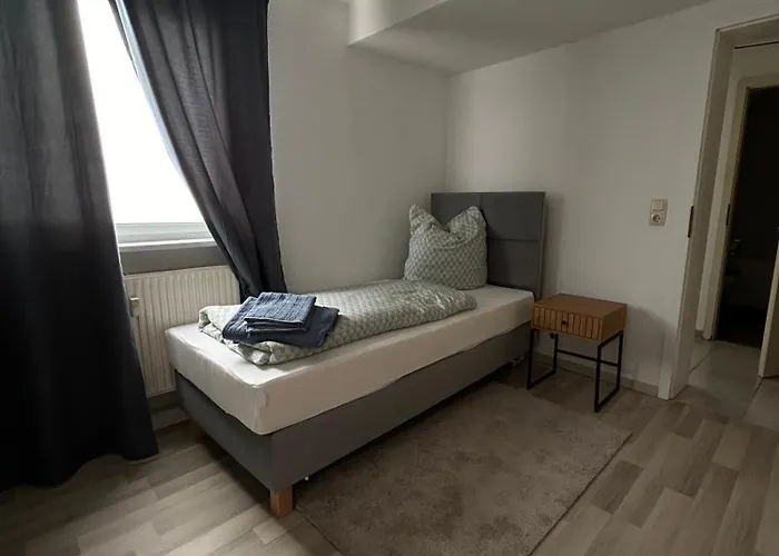 Schoenes 4-Zimmer Appartment, Wlan, Kueche, Bad *