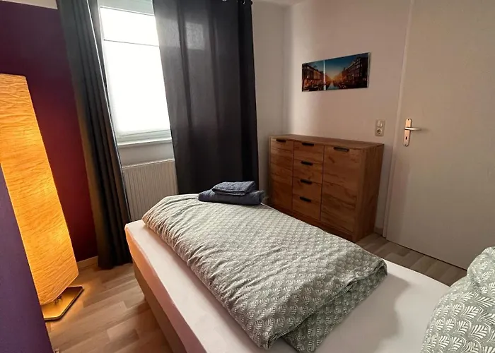 Schoenes 4-Zimmer Appartment, Wlan, Kueche, Bad