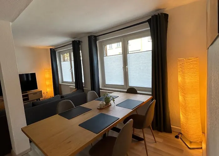 Schoenes 4-zimmer Appartment, Wlan, Kueche, Bad 公寓 *